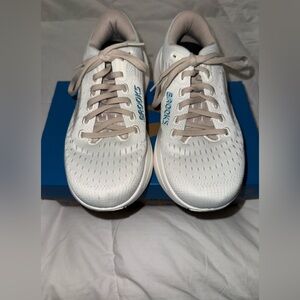 Brooks Ghost Max 3 in Coconut/Chateau Grey/Blue